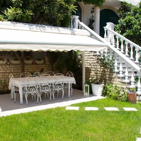 Luxury Apartament Konukevi *